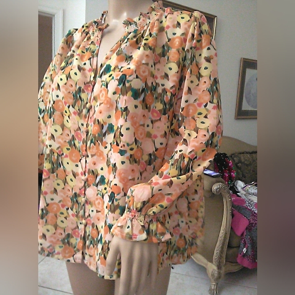 BNWOT Entro MULTI COLOR FLORAL Blouse W/ Mandarin Collar SZ. SM PEACHY COLORS - Picture 8 of 8